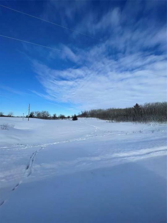 4 CACHE ROAD, Carberry, Manitoba R0K 0H0, Canada