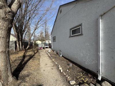 509 ROSSMORE AVENUE, Killarney, Manitoba R0K 1G0, Canada