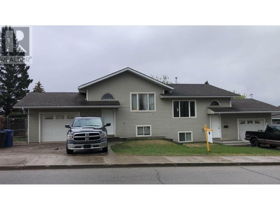 8707 89 AVENUE, Fort St. John, ブリティッシュコロンビア V1J 5B5, カナダ