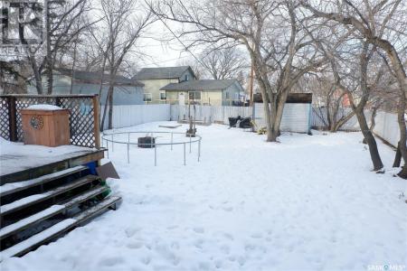 21 3RD STREET E, Willow Bunch, Saskatchewan S0H 4K0, Canada