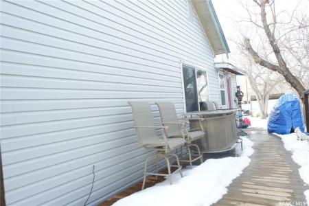 21 3RD STREET E, Willow Bunch, Saskatchewan S0H 4K0, Canada