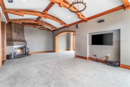 5335 BIG WHITE ROAD, Big White, British Columbia V1Y 1P3, Canada
