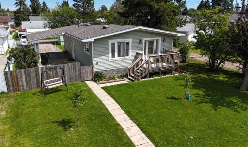811 45 STREET, Edson, Alberta T7E 1B3, Kanada