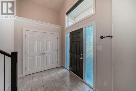 18 RIVERINE LANE WEST, Lethbridge, Alberta T1K 0P6, Canadá