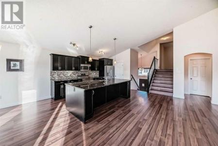 18 RIVERINE LANE WEST, Lethbridge, Alberta T1K 0P6, Canadá