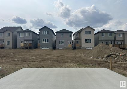 9379 221 STREET NW, Edmonton, Alberta T5T 6E7, Kanada