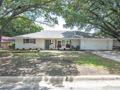 3709 Ashford Avenue, Fort Worth, Texas 76133, USA