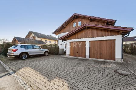 Tacherting, Bayern 83342, Germany