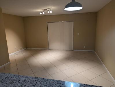 914 Summit Lake Drive, West Palm Beach, Floryda 33406, USA