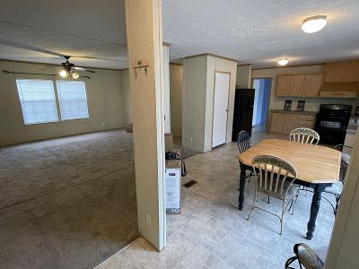42 Trenton Ct., Nancy, Kentucky 42544, USA