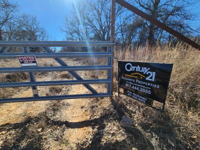 925 Three Skillet Road, Springtown, Texas 76082, USA