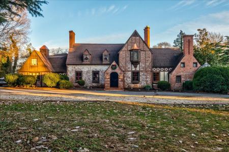 1670-1694 Church Street, Appomattox, Virginia 24522, USA