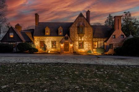 1670-1694 Church Street, Appomattox, Virginia 24522