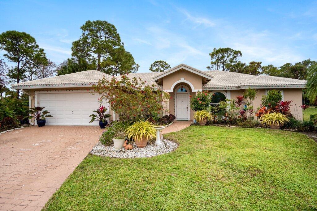 104 Churchill Drive, Royal Palm Beach, Floride 33411, États-Unis