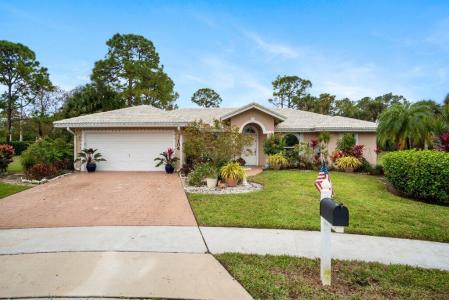 104 Churchill Drive, Royal Palm Beach, Floride 33411, États-Unis