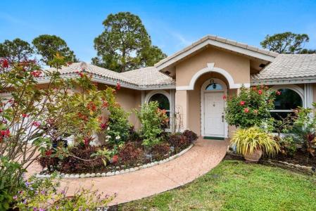 104 Churchill Drive, Royal Palm Beach, Floride 33411, États-Unis