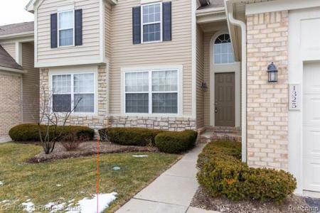 1325 HOLLINS HALL LN, Troy, Michigan 48085, États-Unis