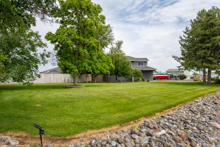 8128 Diamond Point Cir NE, Moses Lake, Washington 98837, USA