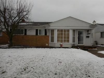 21530 Tanglewood Street, St. Clair Shores, Michigan 48082, Amerika Birleşik Devletleri