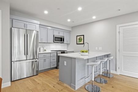 10 Everett , #305, Boston, Massachusetts 02128, Stati Uniti