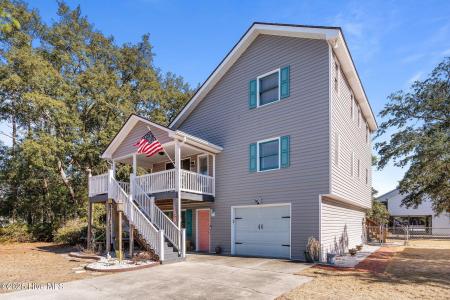158 NW 4th Street, Oak Island, 노스 캐롤라이나 28465, 미국