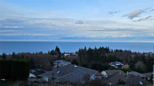 5230 LAGUNA WAY, Nanaimo, British Columbia V9T 5L7, Canada