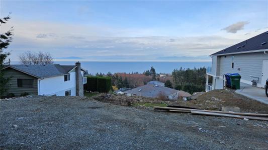 5230 LAGUNA WAY, Nanaimo, British Columbia V9T 5L7, Canada