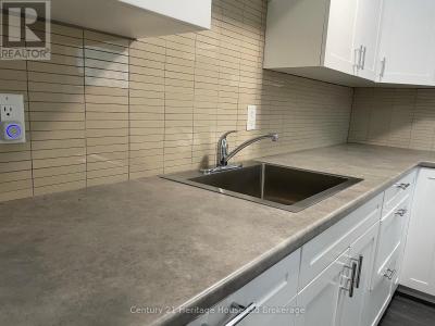 2 ELGIN STREET WEST, Norwich (norwich Town), Ontario N0J 1P0, Canada