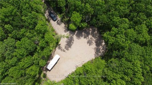 360 GRAHAMVALE ROAD, Chisholm, Ontario P0H 1B0, Canadá