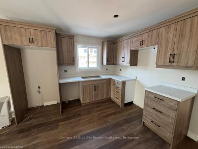 1556 FRASER STREET, North Bay, Ontario P1B 3Z2, Kanada