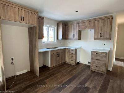 1556 FRASER STREET, North Bay, Ontario P1B 3Z2, Kanada