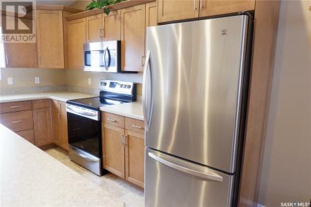 1 401 3RD AVENUE E, Assiniboia, Saskatchewan S0H 0B0, Canada