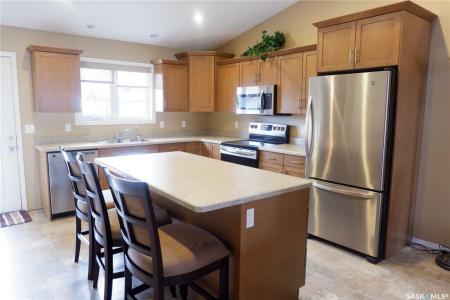 401 3RD AVENUE E, Assiniboia, Saskatchewan S0H 0B0, Canada
