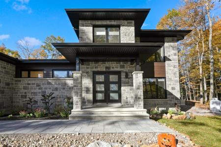 32 Imp. du Printemps, Cantley, Québec J8V 0A8, Canada