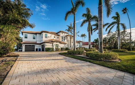 4419 Bayshore Blvd NE, St Petersburg, Florida 33703