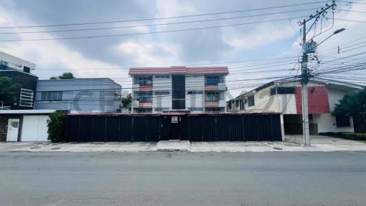 Urdesa Central, Calle 3ra, 405 y Datiles 405, Guayaquil, Guayas 00001, Ecuador