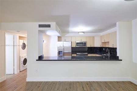 5845 Collins Ave 304, Miami Beach, Floride 33140, États-Unis