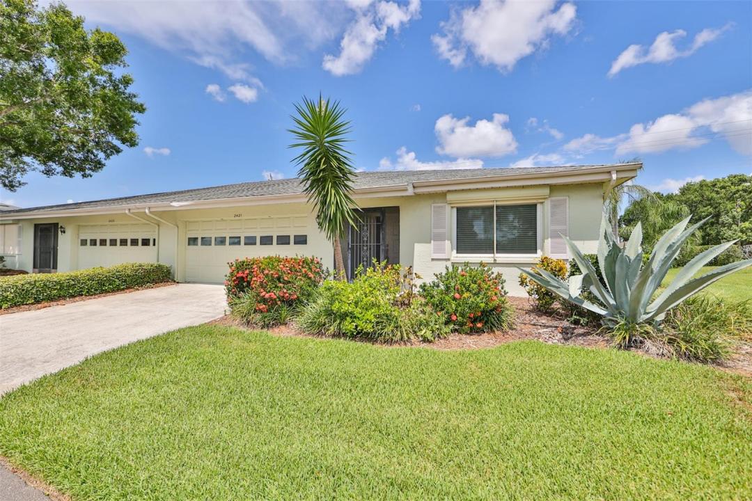 2421 Lancaster Dr, Sun City Center, Florida 33573
