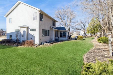 800 Vermont Circle, Ames, Iowa 50014