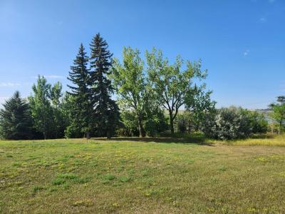 300 SE 4th Ave, Kenmare, North Dakota 58746