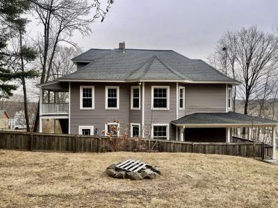 221 Church , B, Northbridge, Massachusetts 01534, USA