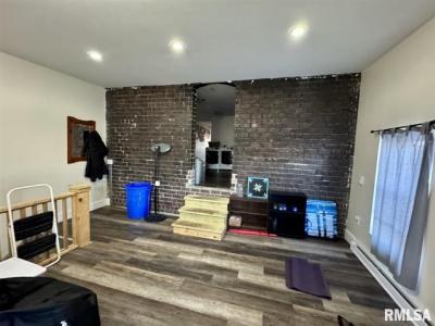 223 E Main Street, Knoxville, 伊利諾州 61448, 美國
