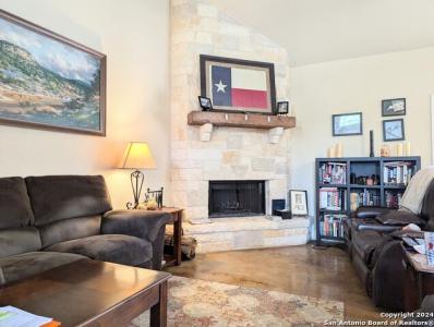 2025 Crown View, Kerrville, Texas 78028, USA