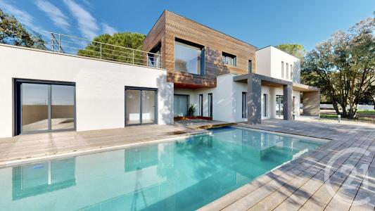 Sommieres, Languedoc-Roussillon 30250, France