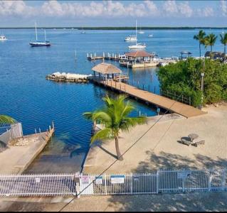 174 W Avenue C, Key Largo, Florida 33037, USA