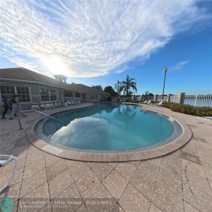 5051 Wiles Rd Unit# 103, Coconut Creek, Floride 33073, États-Unis