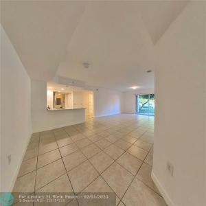 5051 Wiles Rd Unit# 103, Coconut Creek, Floride 33073, États-Unis