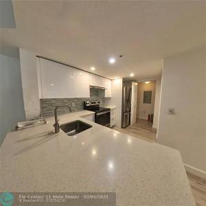 5051 Wiles Rd Unit# 103, Coconut Creek, Floride 33073, États-Unis