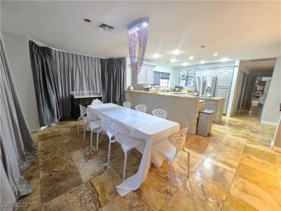 2575 S Tenaya Way, Las Vegas, Nevada 89117, USA