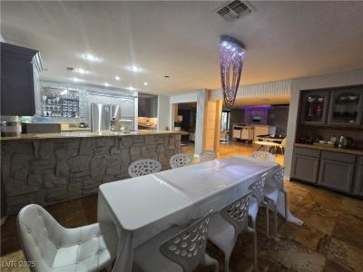 2575 S Tenaya Way, Las Vegas, Nevada 89117, USA